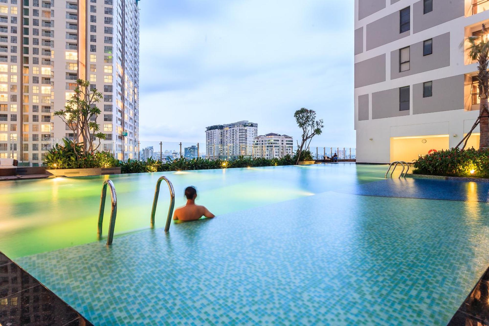Saigon Banhada - Rivergate - Infinity Pool Ciudad Ho Chi Minh  Exterior foto
